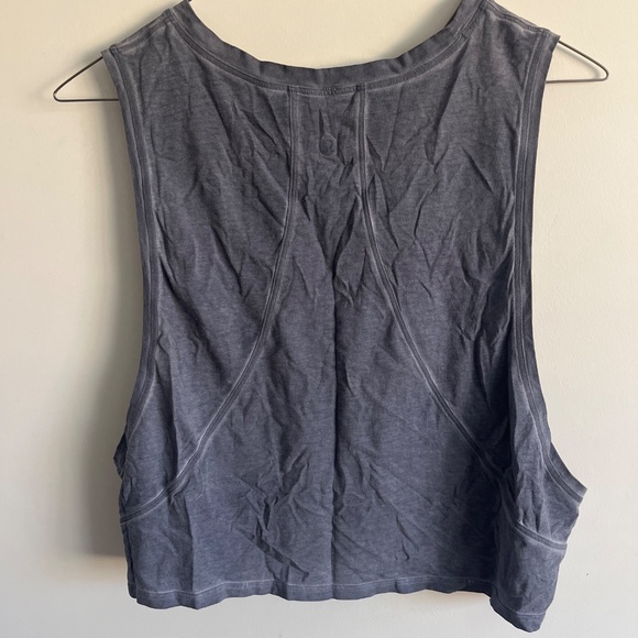 Workout top - Picture 2 of 2